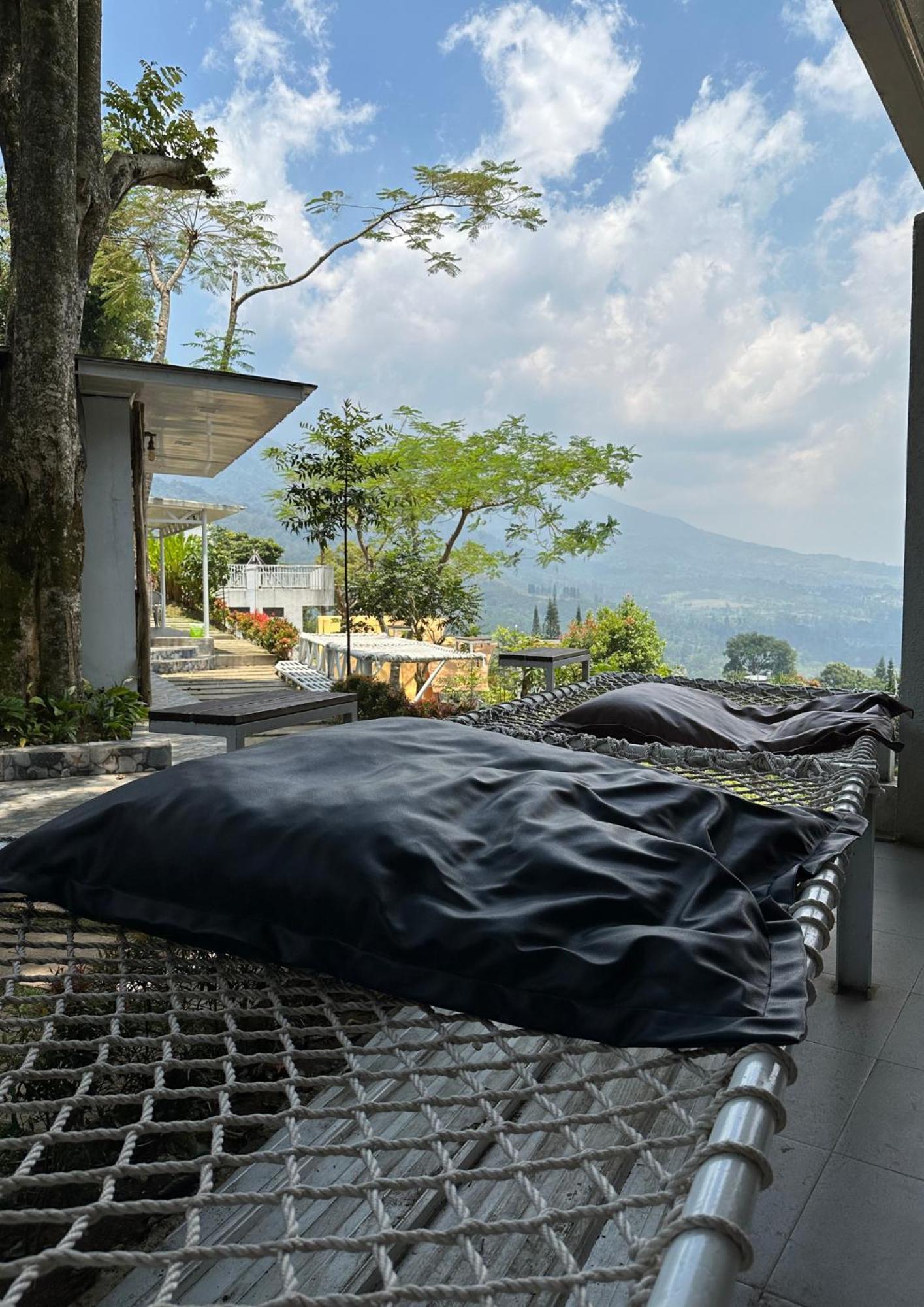 De Pointé Resort&Resto Campaka Extérieur photo